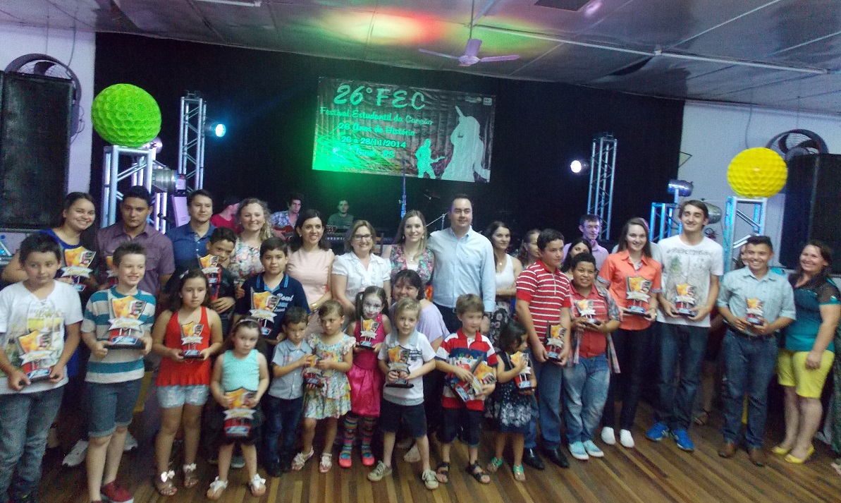 Sucesso nas Apresentações do 26º Festival Estudantil da Canção